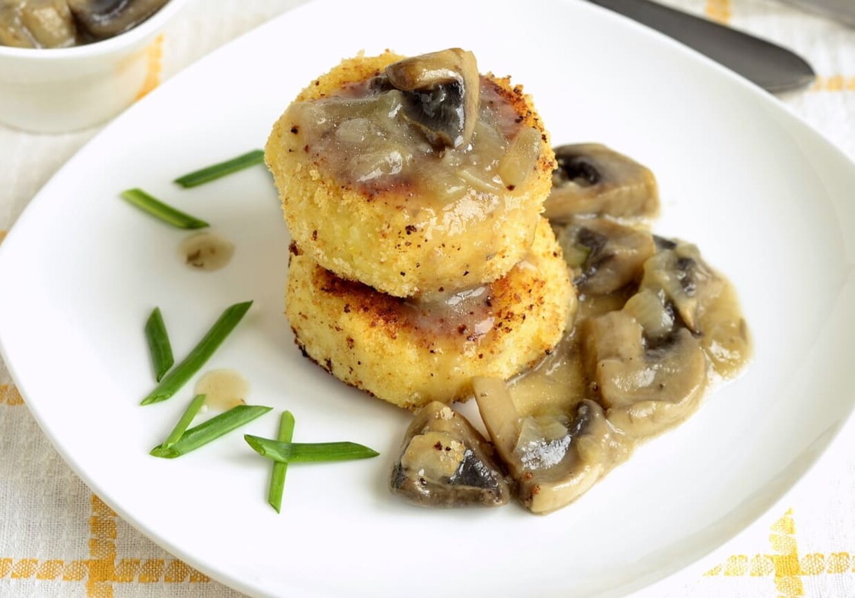 Kotlety ziemniaczane w sosie grzybowym foto