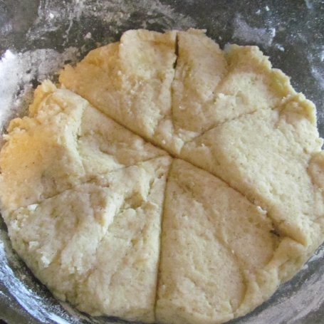 Krok 1 - Kotlety ziemniaczane z pieczarkami i żółtym serem w sosie pomidorowym foto