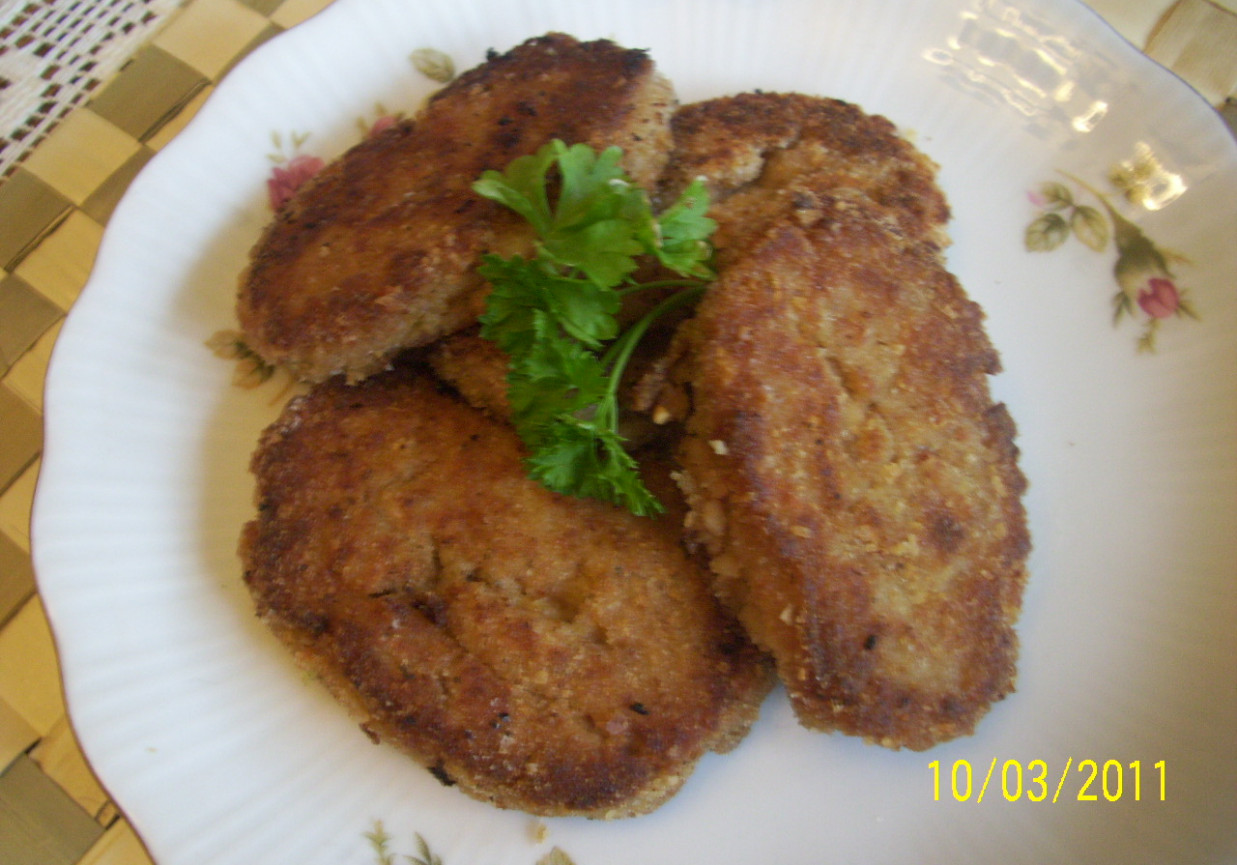 kotlety zmięsa i makaronu foto