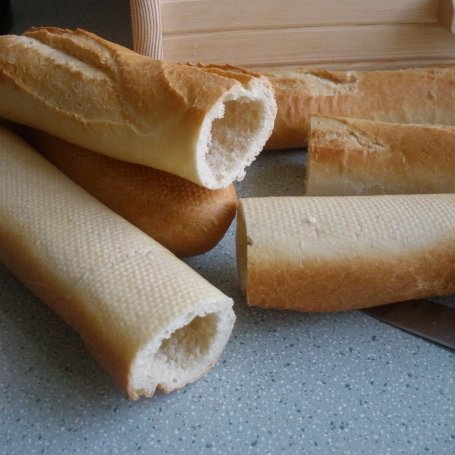 Krok 5 - Krążki bagietki z pastą z tuńczyka foto