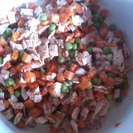 Krok 1 - Krążki mięsne z marchewką i cebulą foto