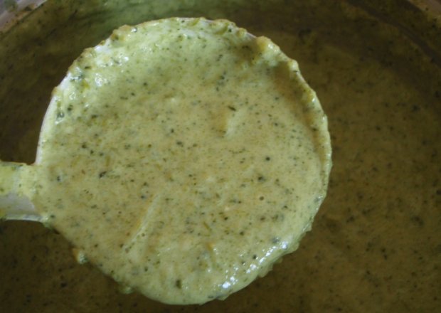 Fotografia przedstawiająca Krem brokułowo-serowy