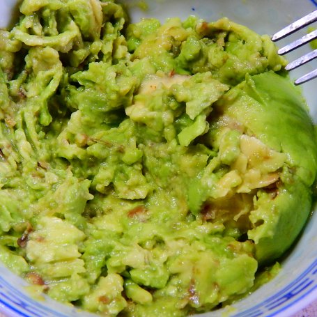 Krok 1 - Krem czekoladowo-kokosowy z avocado i pistacjami foto