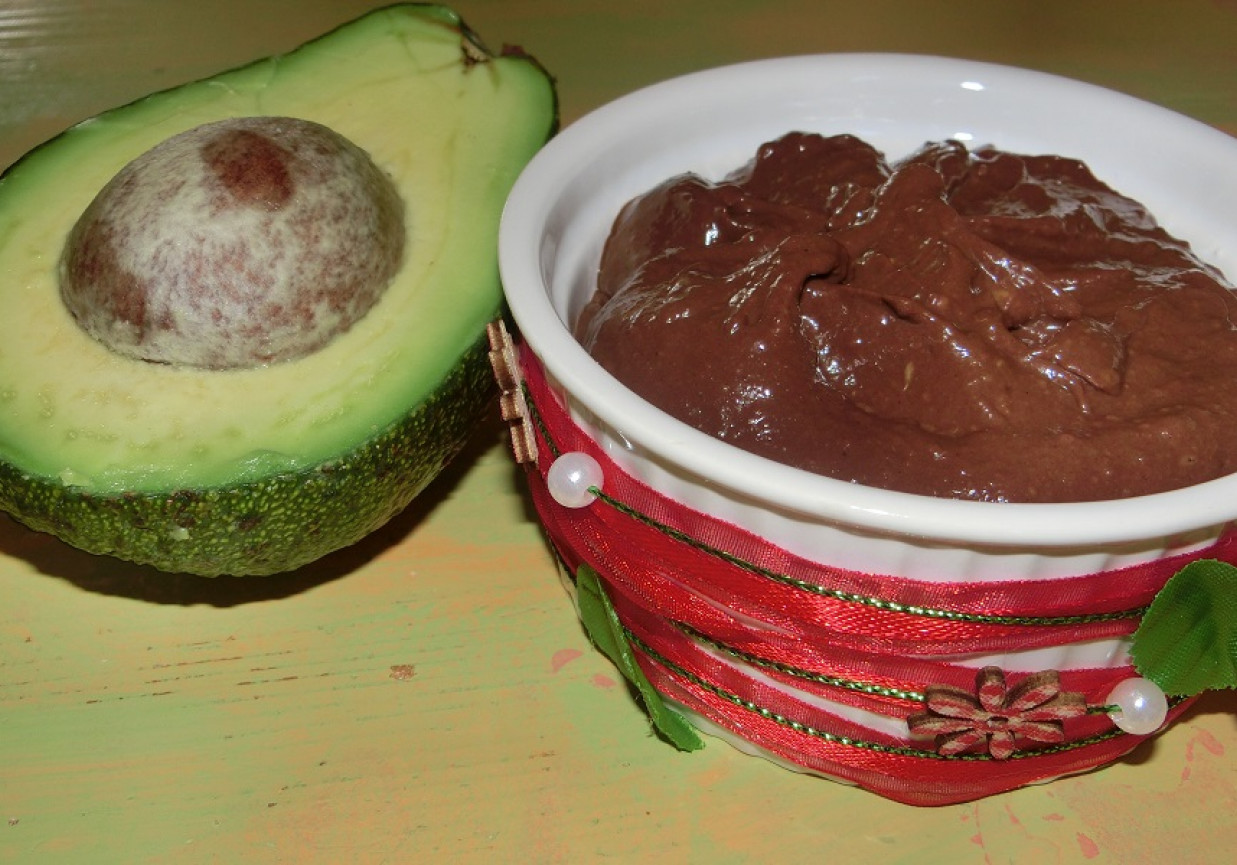 Krem czekoladowy z avocado foto
