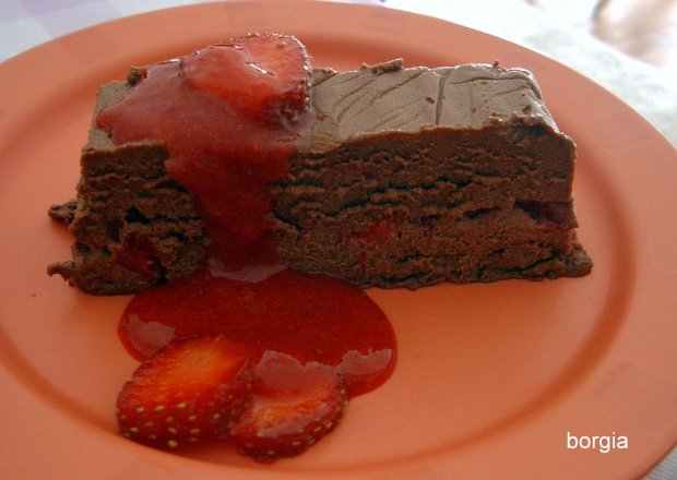 Fotografia przedstawiająca Krem czekoladowy z truskawkami