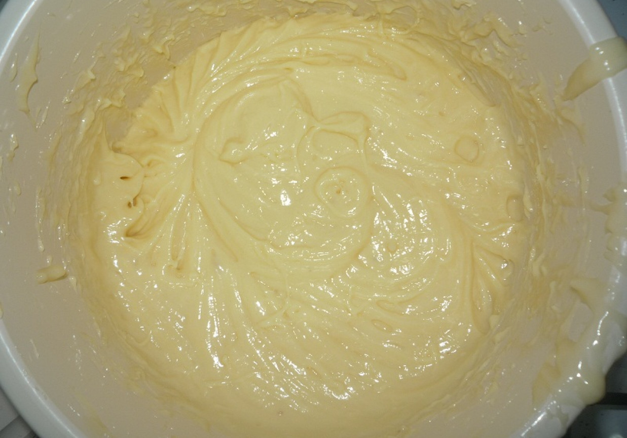 Крем для бисквита сливочное масло. Торты с кремом на манке.