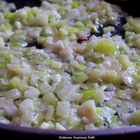 Krok 1 - Krem grzybowy z kluseczkami Gnocchi foto