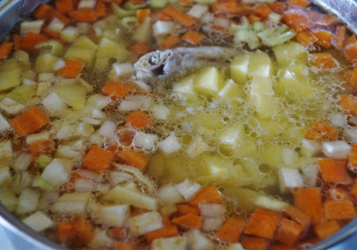 Krem marchewkowo-warzywny z serkiem foto