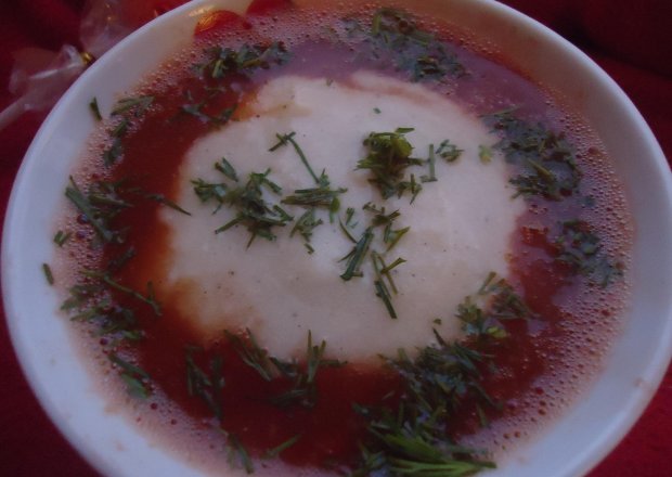 Fotografia przedstawiająca Krem pomidorowo-rzodkiewkowy