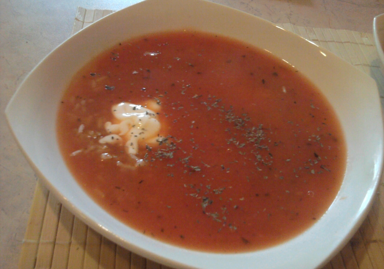 Krem pomidorowy z brązowym ryżem foto