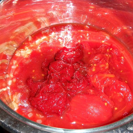 Krok 1 - Krem pomidorowy z mascarpone podany z pierożkami tortellini foto