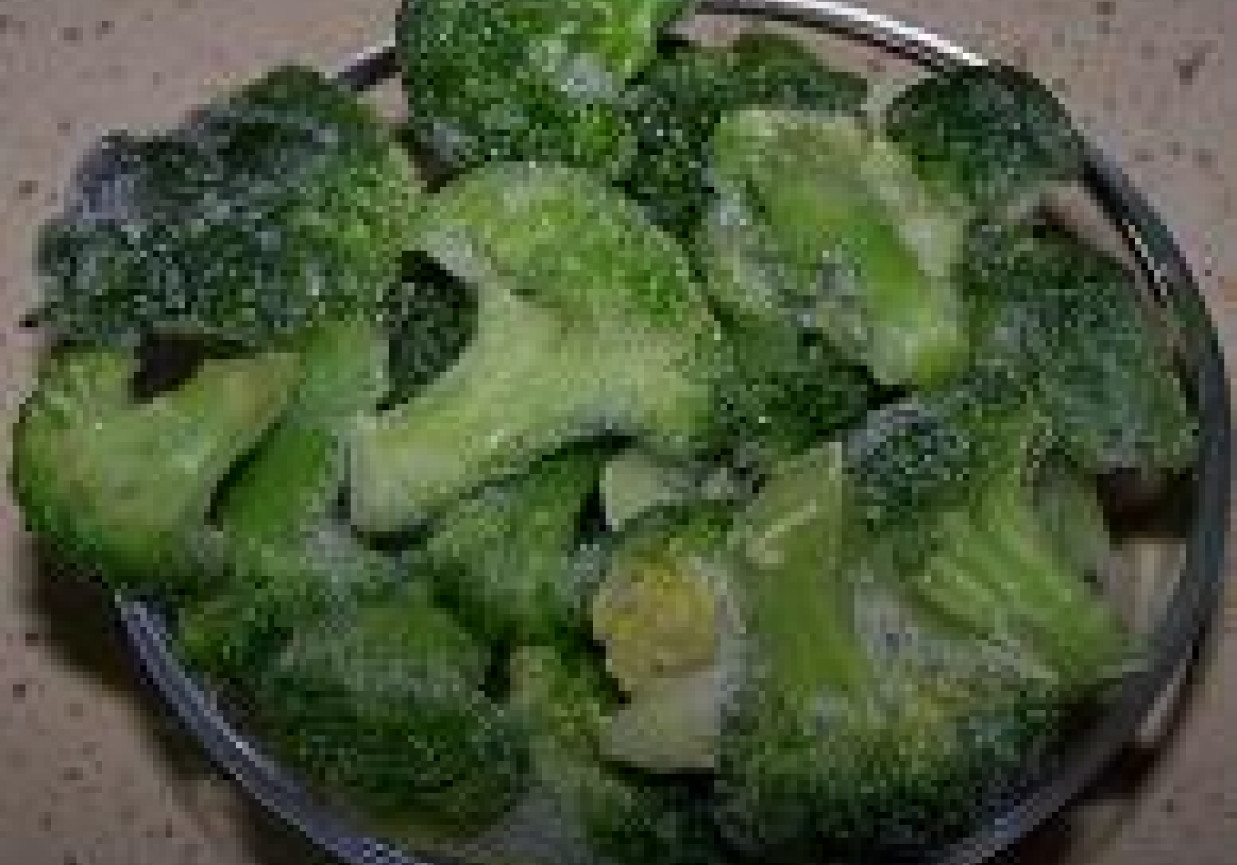 Krem z brokułów z mozarellą foto