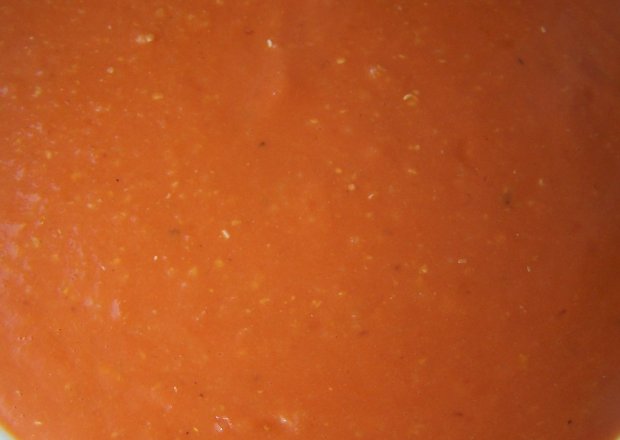 Fotografia przedstawiająca krem z pomidorów po meksykańsku