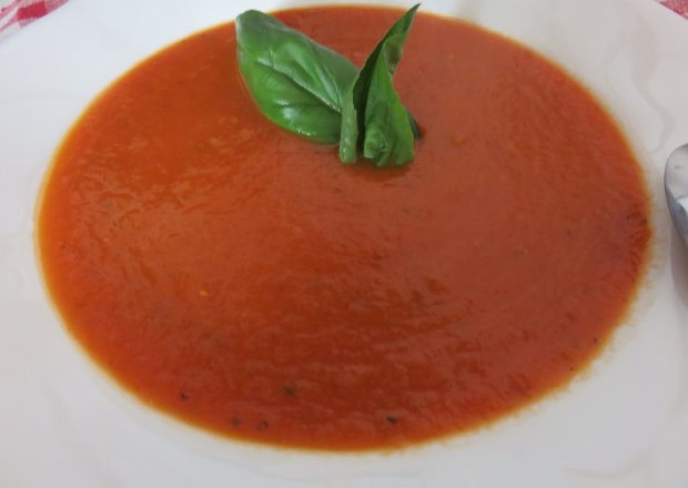 Fotografia przedstawiająca krem z pomidorów