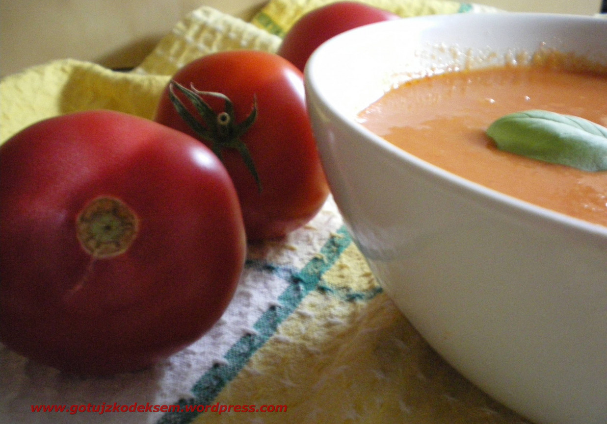 Krem ze świeżych pomidorów foto