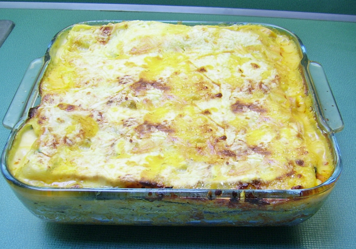 Kremowa lasagne z cukinią pod winnym beszamelem foto