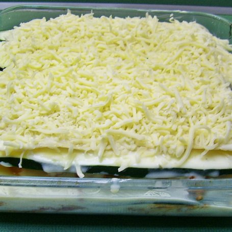 Krok 7 - Kremowa lasagne z cukinią pod winnym beszamelem foto