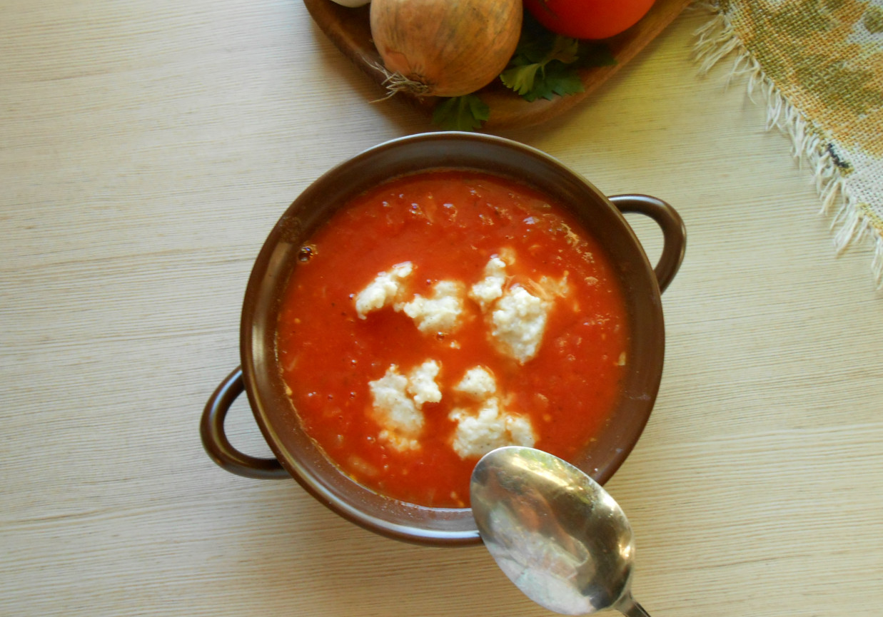 Kremowa pomidorowa. foto