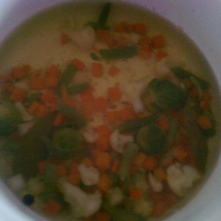Krok 1 - Kremowa zupa cytrynowa z grzankami i słonecznikiem foto
