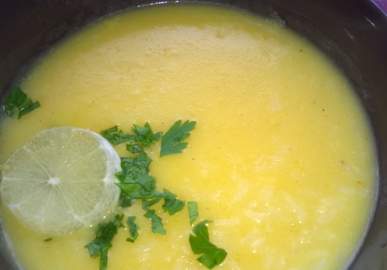 Kremowa zupa cytrynowa foto