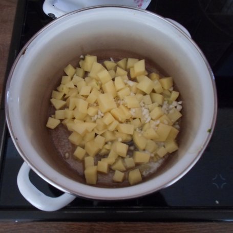 Krok 3 - Kremowa zupa czosnkowa foto