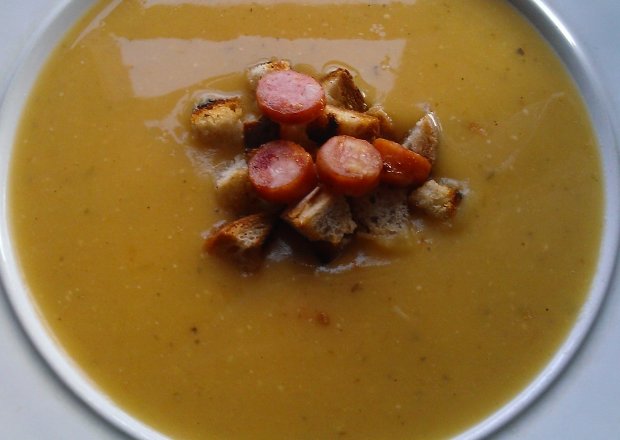 Fotografia przedstawiająca Kremowa zupa grochowa