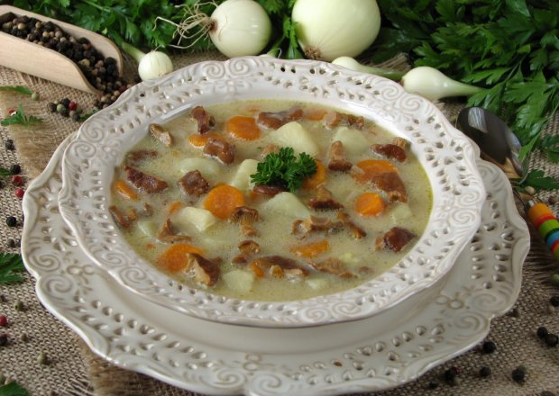 Fotografia przedstawiająca Kremowa zupa kurkowa