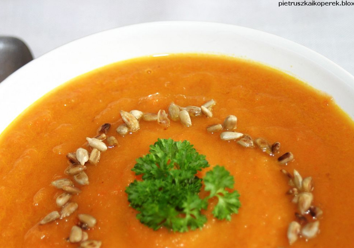 Kremowa zupa marchewkowa foto
