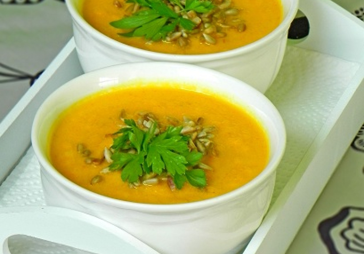 Kremowa zupa marchewkowa foto
