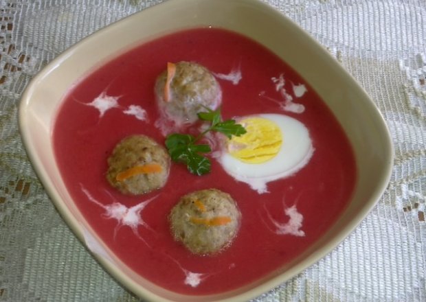 Fotografia przedstawiająca Kremowa Zupa Warzywna z Pulpetami