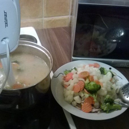 Krok 4 - Kremowa zupa warzywna foto