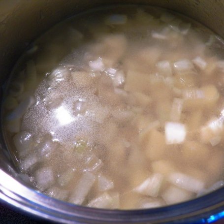 Krok 2 - Kremowa zupa z białych szparagów foto