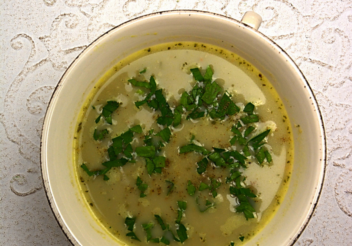 Kremowa zupa z bobu  foto