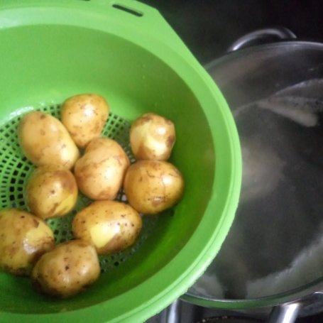 Krok 4 - Kremowa zupa z boczniakami i młodymi ziemniakami :) foto