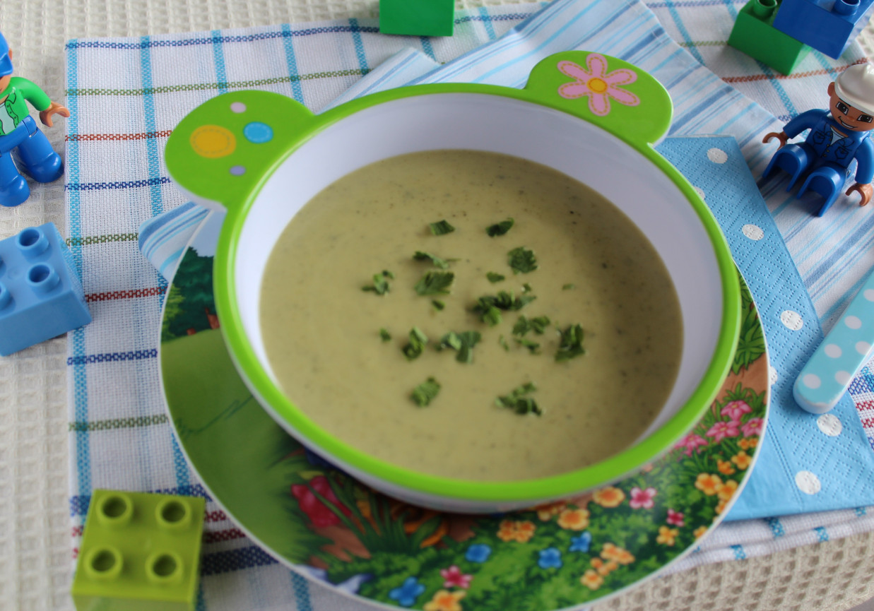 Kremowa zupa z cukinii dla maluchów foto