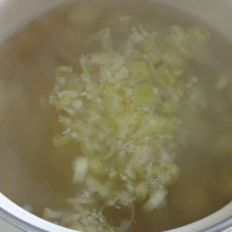 Krok 5 - Kremowa zupa z czosnku foto