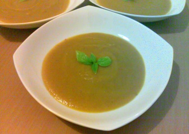 Fotografia przedstawiająca Kremowa zupa z dyni o smaku curry