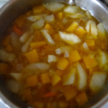 Krok 6 - Kremowa zupa z dyni foto
