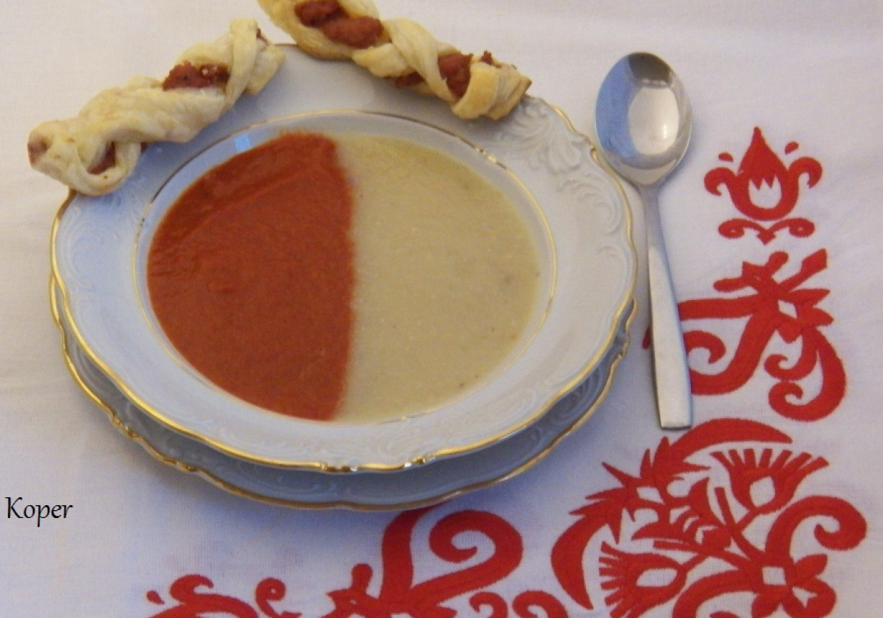 Kremowa zupa z kalafiora i papryki foto