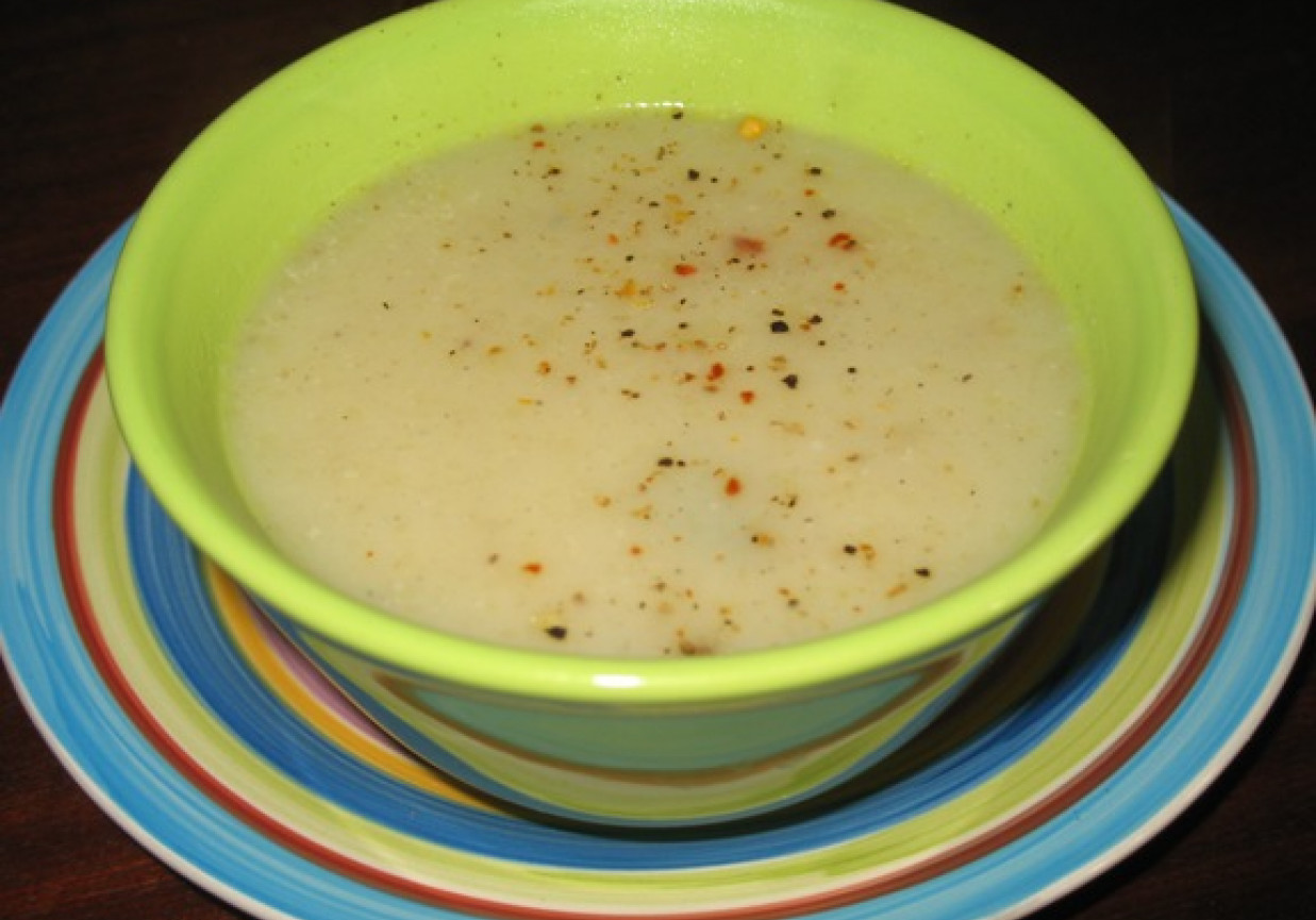 Kremowa zupa z kalarepy i cukinii foto