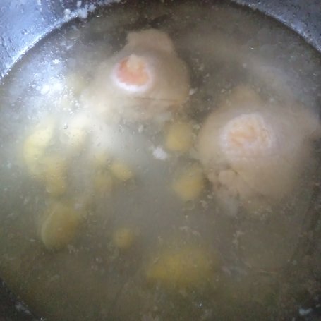 Krok 2 - Kremowa zupa z kurkami i koperkiem suszonym  :) foto