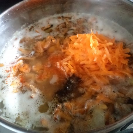 Krok 5 - Kremowa zupa z kurkami i koperkiem suszonym  :) foto