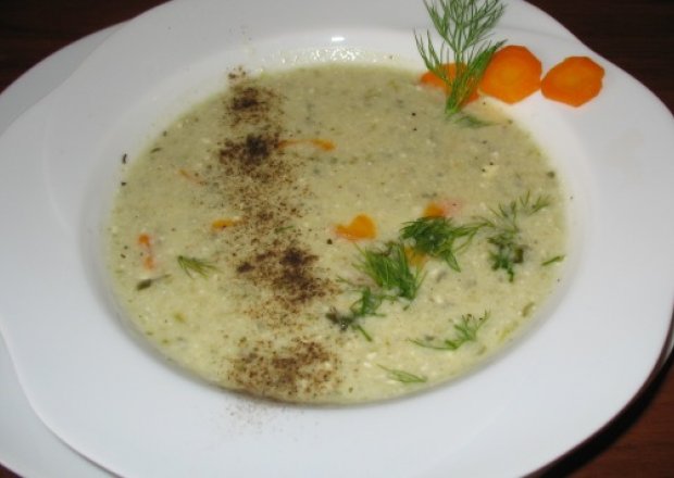 Fotografia przedstawiająca Kremowa zupa z ogórków