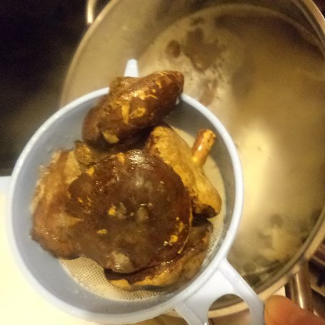 Krok 3 - Kremowa zupa z podgrzybkami - z nutą czosnku niedzwiedziego :) foto
