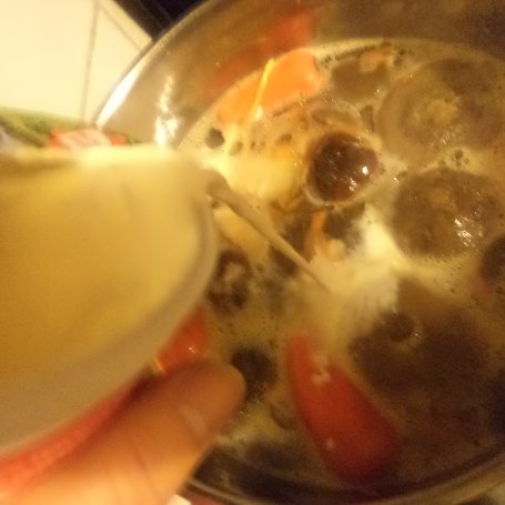 Krok 5 - Kremowa zupa z podgrzybkami - z nutą czosnku niedzwiedziego :) foto