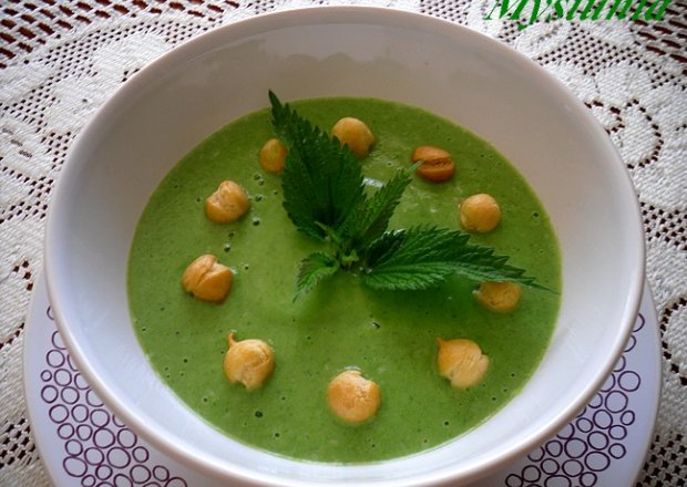 Fotografia przedstawiająca Kremowa zupa z pokrzyw
