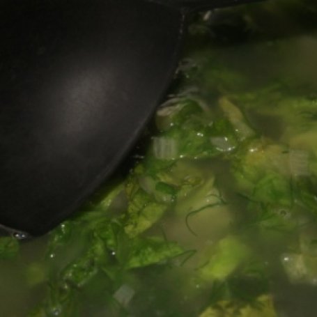 Krok 4 - Kremowa zupa z zielonej sałaty foto