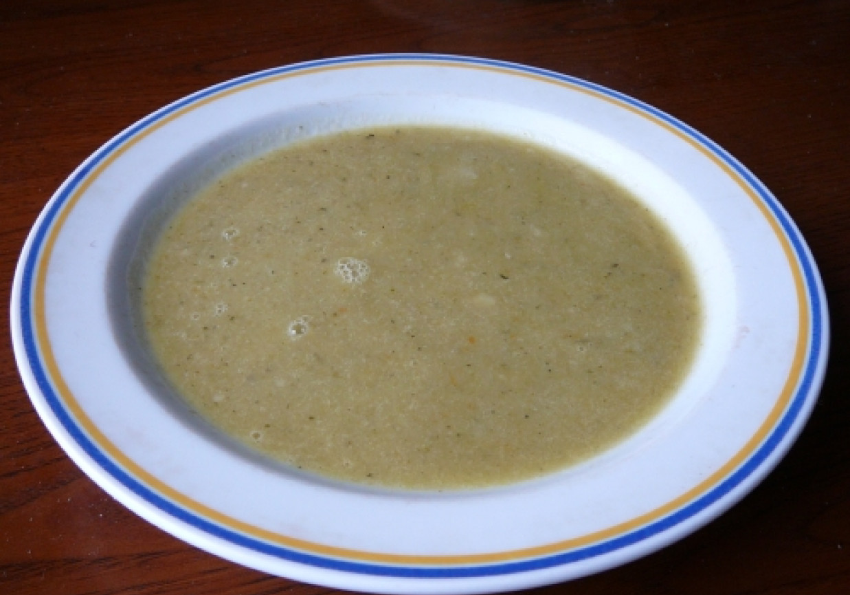 Kremowa zupa ziemniaczana z porem foto