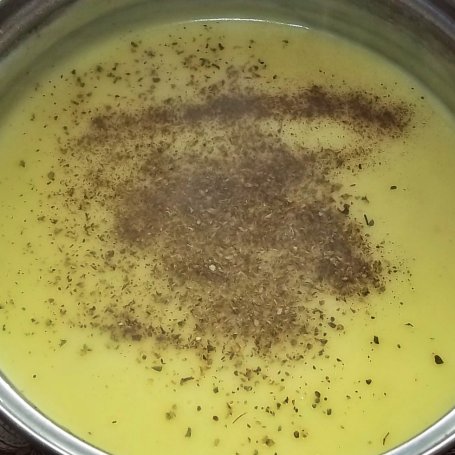 Krok 6 - Kremowa zupa ziemniaczana ze szparagówką  foto