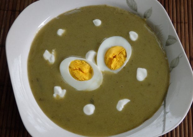 Fotografia przedstawiająca Kremowa zupa ziemniaczano-szczawiowa
